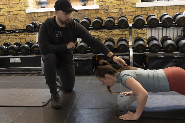 Personal trainer Islington with beginner